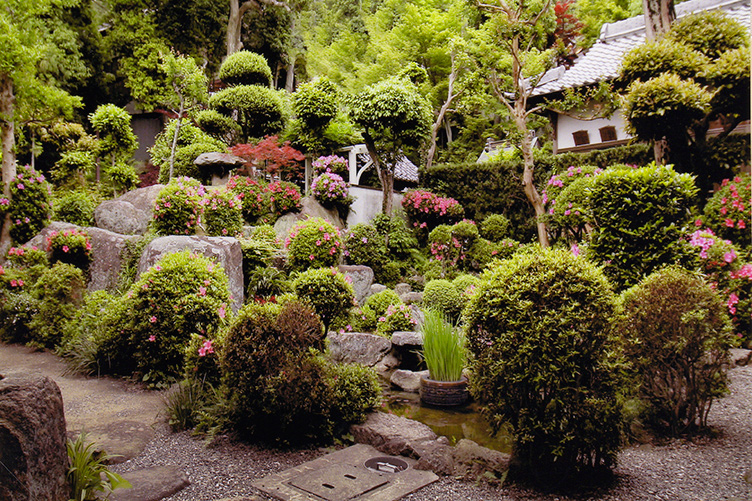 感應院庭園
